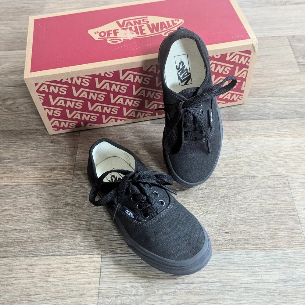NIB Vans Youth Kid's Authentic Classic All Black Skateboard Shoe Size 12